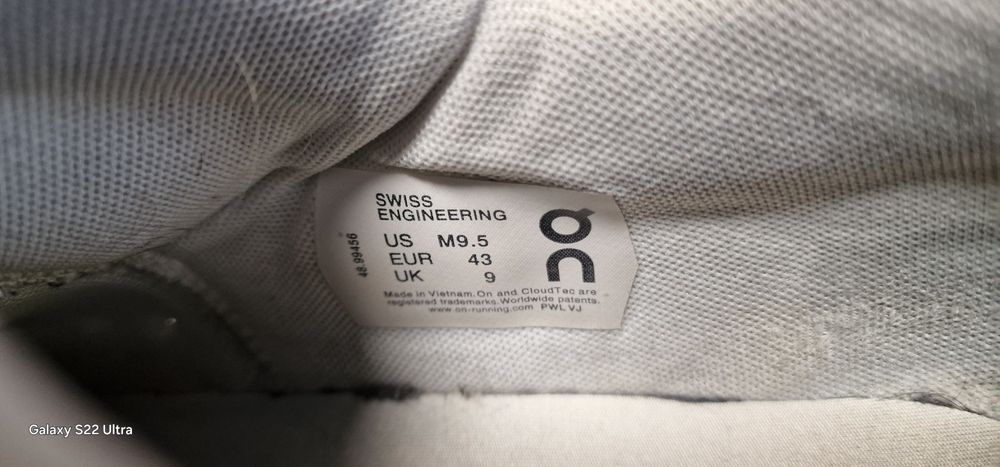 Шкіряні кросівки On cloud 43 розмір