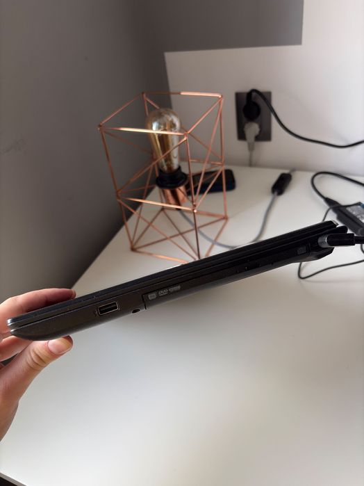 Laptop Acer V3 574G 51KN z Win10 i myszką Logitech M185