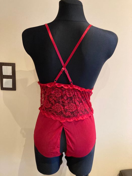 Body koronka wycięcie