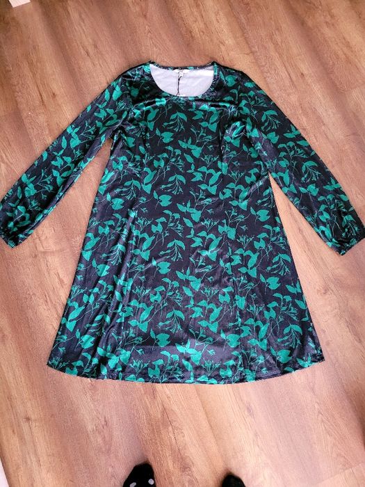 Nowa sukienka czarna w zielone wzory 46/48 damska