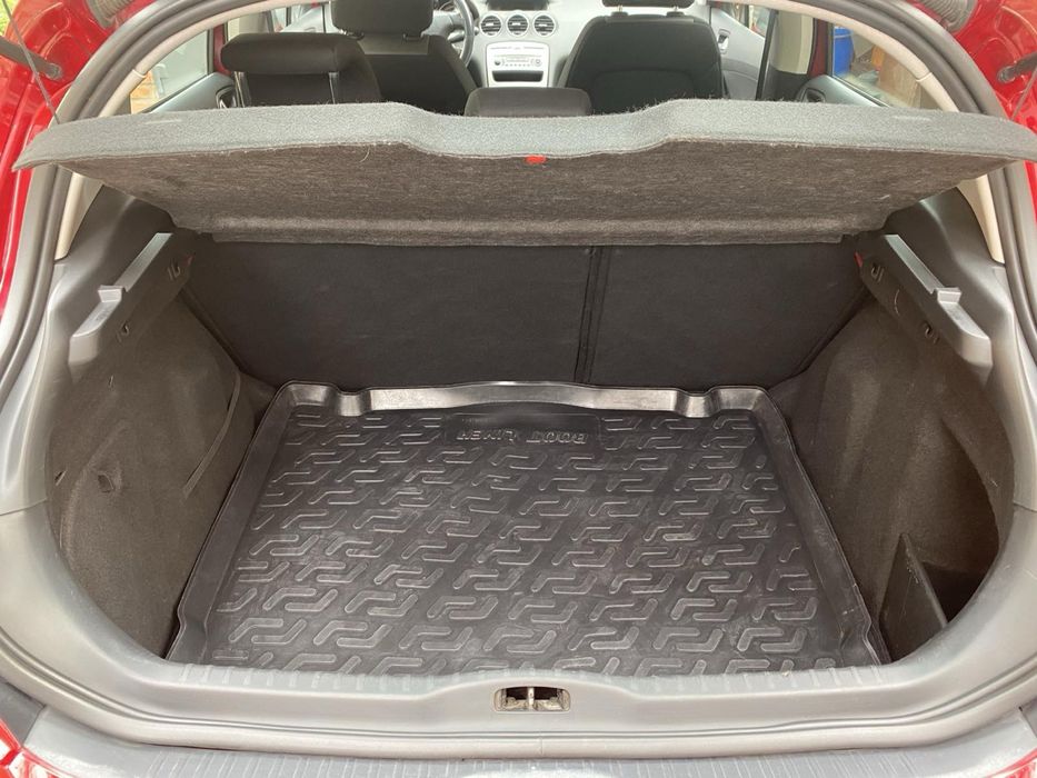 Автомобіль peugeot 308