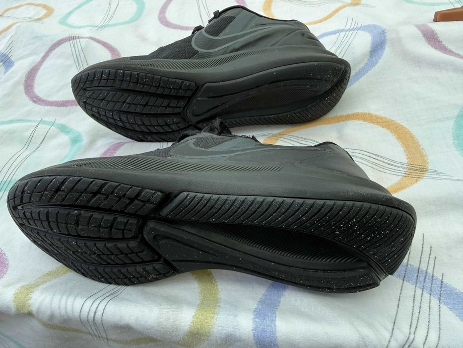 Tenis NIKE Star Runner, número 38 (UK 5) pretas