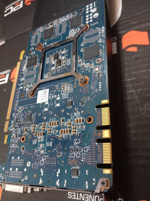 Placa gráfica GTX 670 2GB64309729370371122