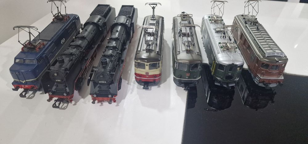 Vario material comboios ho novos