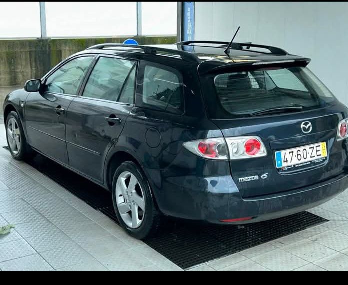 Vendo  Mazda em boas condições