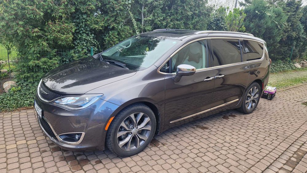 Chrysler Pacifica Limited