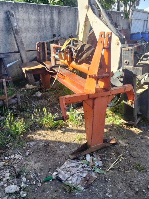 Vende se rachar a trabalhar