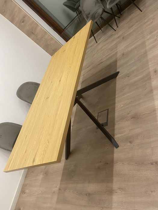 Mesa de madeira como nova