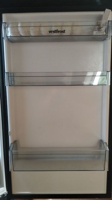 Холодильник Vestfrost CNF186DX