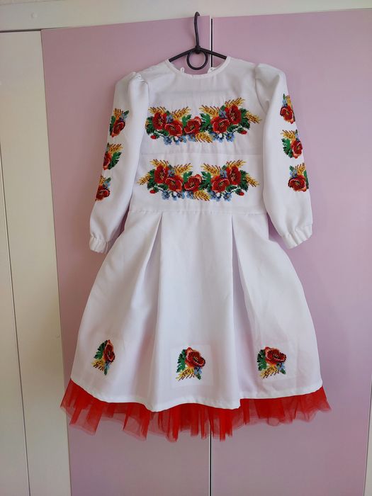 Вишита сукня, вишиванка ручної роботи  на дівчинку