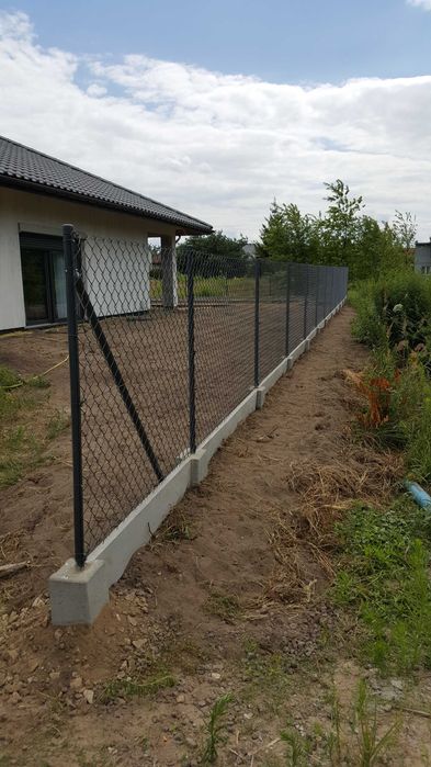 Siatka mega mocna 2.4/3.5mm wys.1.5m - 19 zł Siatka ocynk 15 zł 1.5m