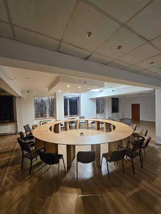 Stół konferencyjny okrągły dla 22 osób