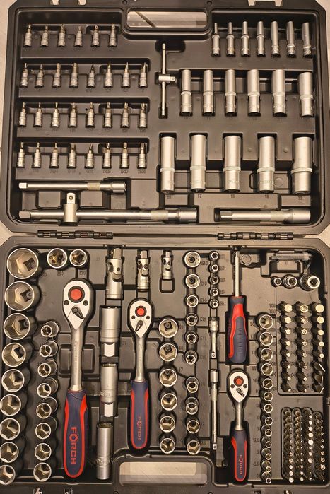 Zestaw narzędzi forch, klucze nasadowe, grzechotka