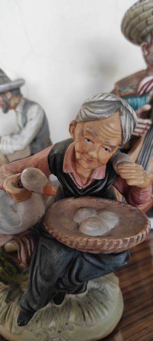 Bonecos de Porcelana