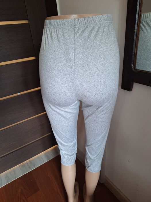 Damskie leginsy do fitness.