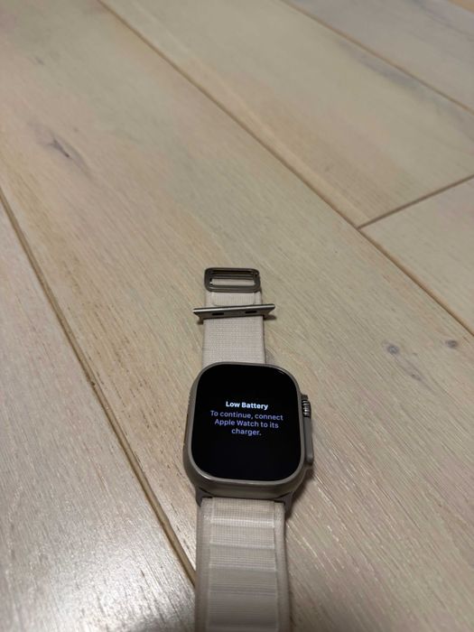 Apple Watch Ultra 1 Titanium Starlight + paski