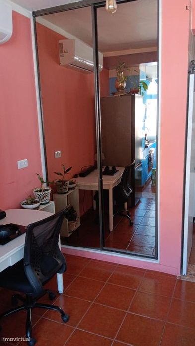 Estúdio - localizado em Arroios Lisbon