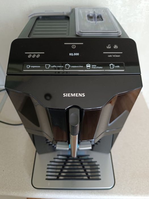 Продам новую  кофемашину Siemens EQ.300