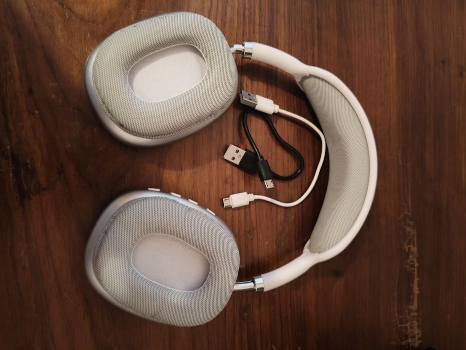Fones bluetooth com carregador