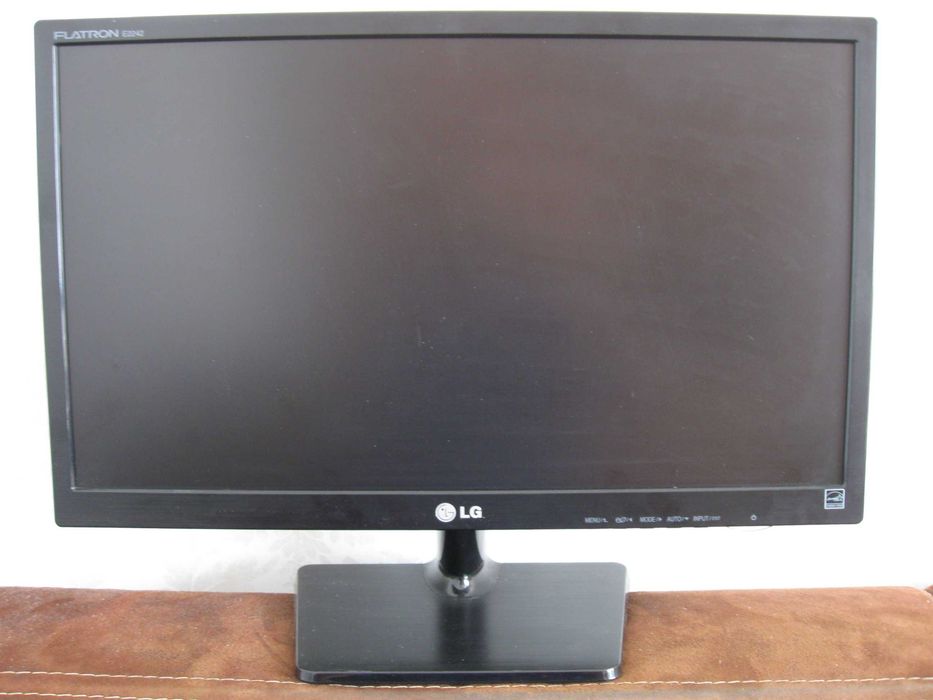Monitor Lg  22"+zasilacz. Rodzaj podświetlania LED. Sprzedam, sprawny.