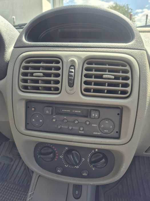 Машина.Renault Clio Symbol 2006