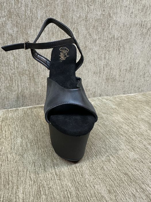 Матові стрип босоніжки PLEASER