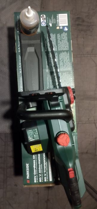 Motoserra com  bateria  4Ah 20V nova Parkside