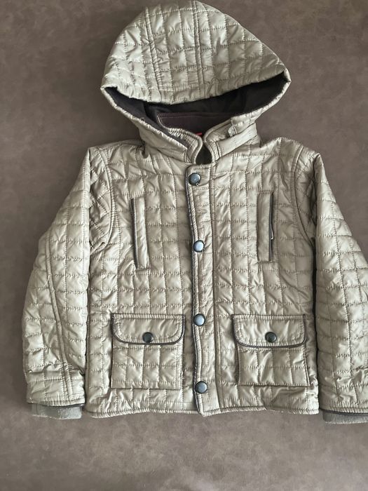 Продам курточку на хлопчика . Зріст 110 см .