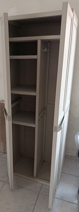 Um espelhos de cabeleireiro