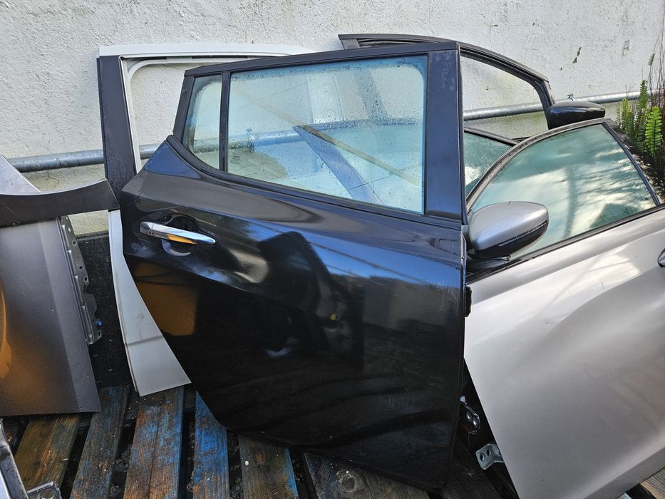 Nissan Leaf  Peugeot 308 Peças, varias portas e grelhas