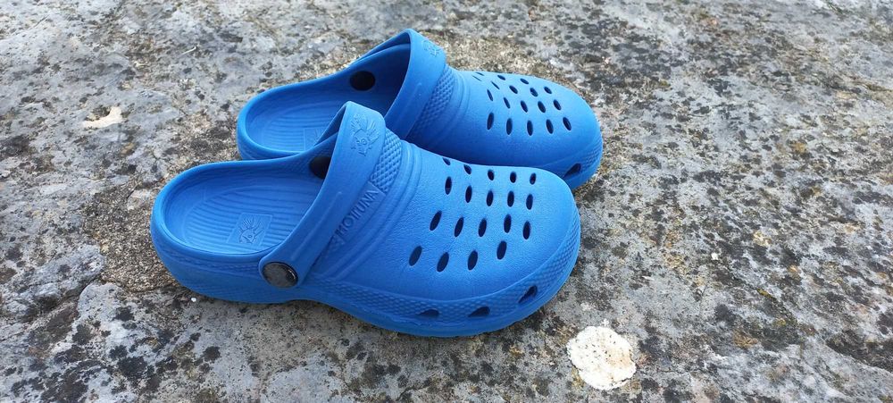 Crocs HotTuna 33