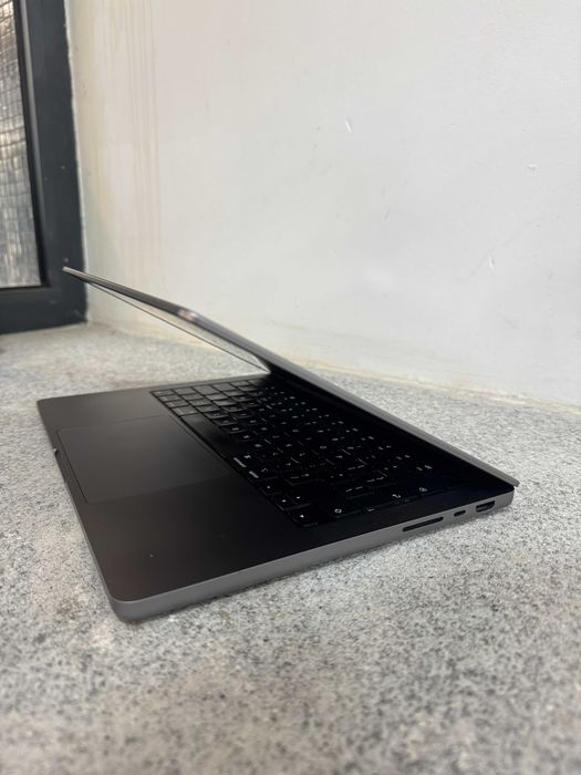 MacBook Pro 14" (2021) | M1 Pro | 16GB RAM | 512GB SSD