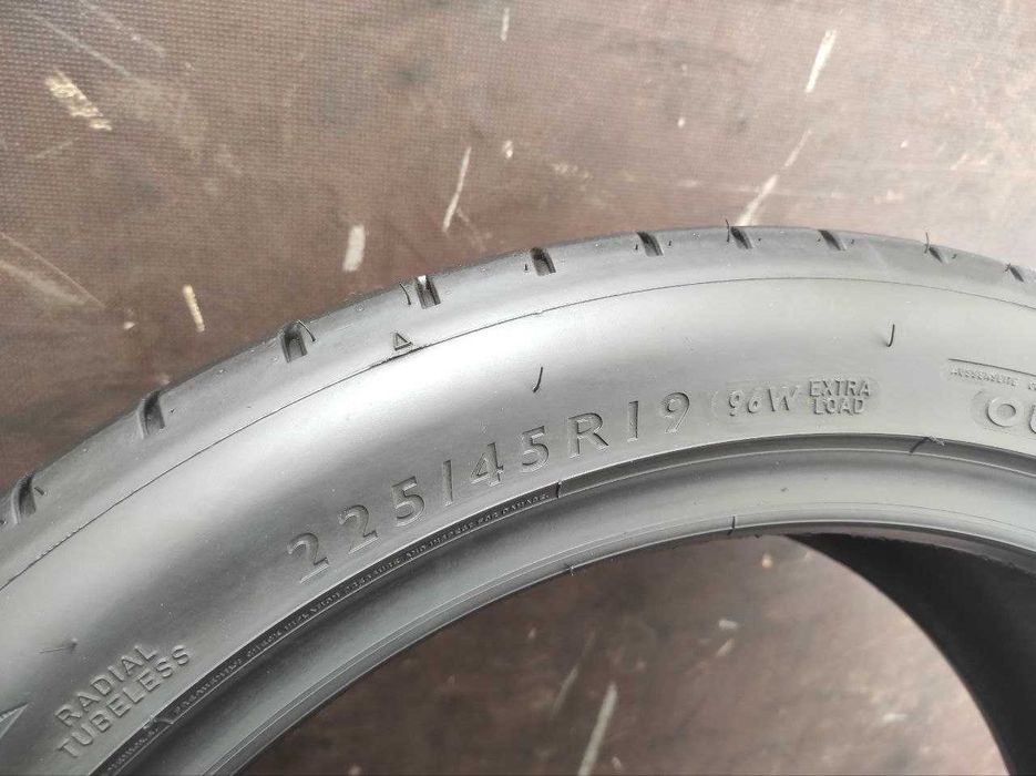 Dunlop Sport Maxx RT 225/45r19 made in Germany 4шт, 5,5-5,7мм, ЛЕТО. Привезены из Германии