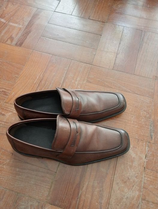 Sapatos clássicos de homem