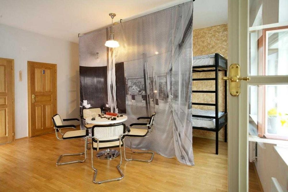 1500 грн. месяц Сдам подселение в комнату в Киеве Метро Золотые Ворота