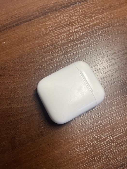 Продам кейс Airpods 2
