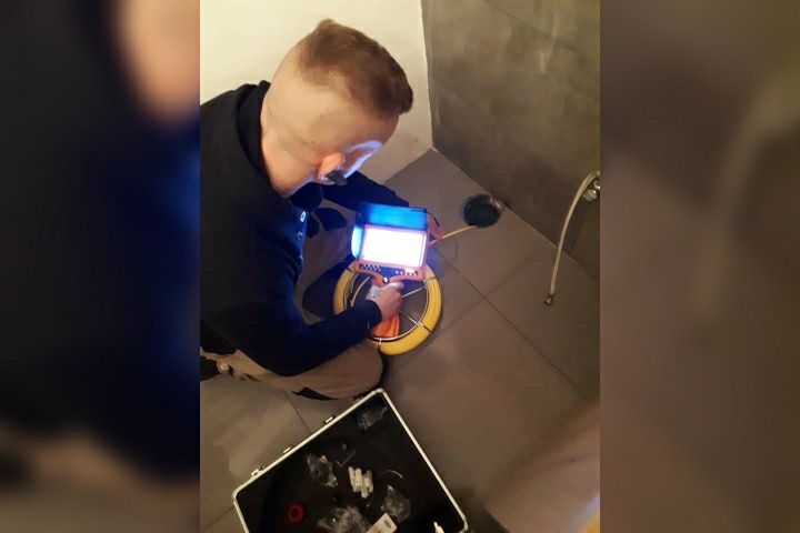 Hydraulik Udrażnianie Rur przepychanie Rur Kanalizacij Kamera TV Wuko