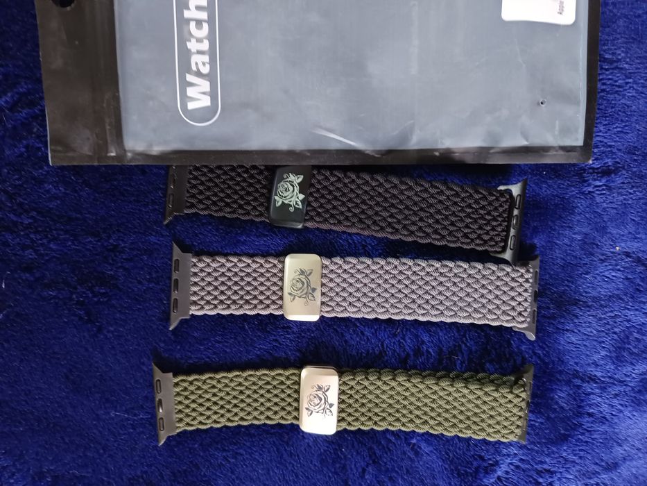 embalagem de conjunto de três pulseiras trançadas para Apple Watch da marca Chinbersky, compatíveis com tamanhos de 42/44mm e novas na embalagem.