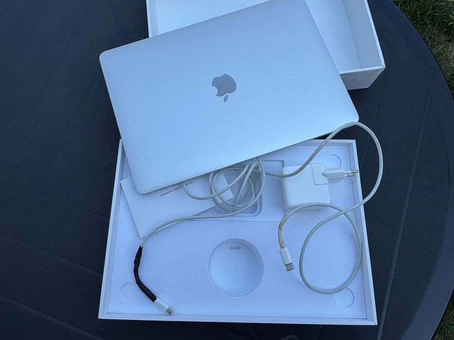MacBook Air 13” M1 8GB/256GB
