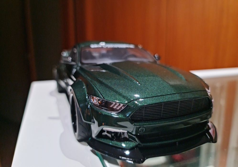 Miniatura Ford Mustang 1:18