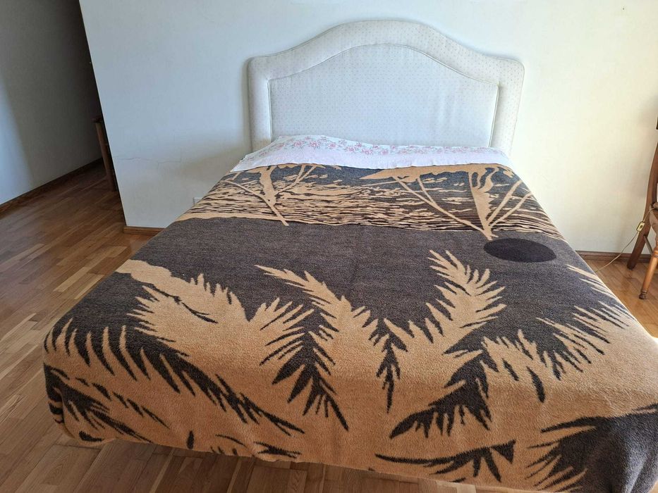 Cama de casal com cabeceira