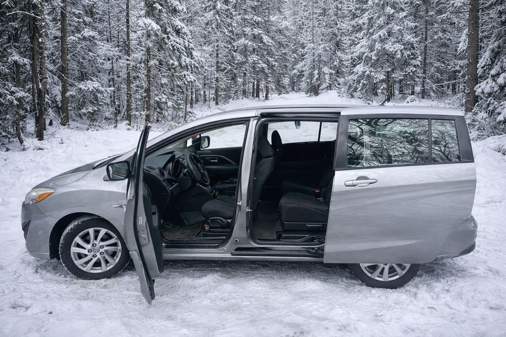 Mazda 5. 2011. 2.5 АКПП
