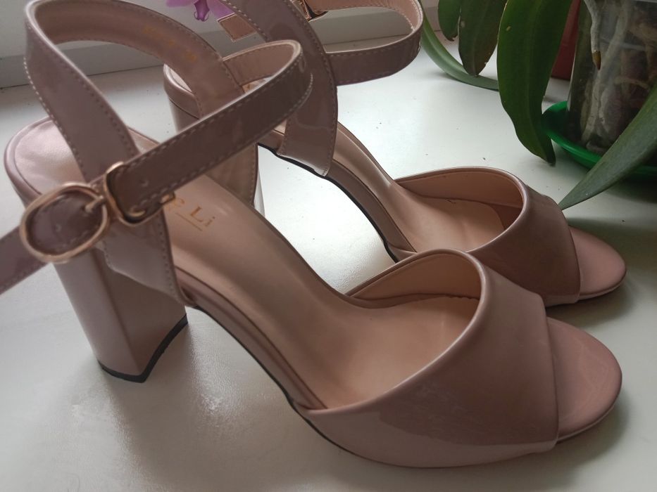 Продам босоножки в идеальном состоянии