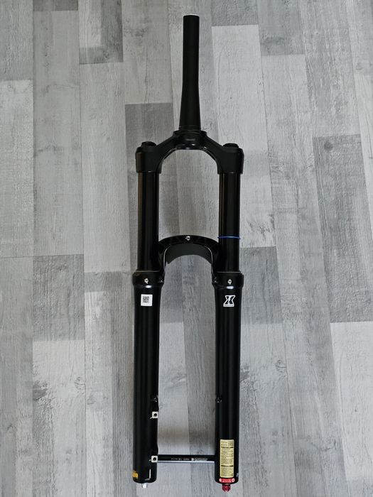 Amortyzator SR Suntour Aion 38 Air skok 170mm błotnik 29" blokada na g