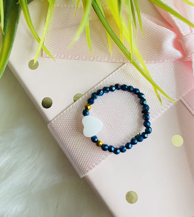 Pierścionek z kamieni naturalnych