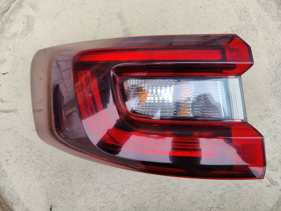 Renault Koleos II 2 lampa lewy tył