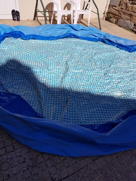 Piscina com bomba64309997007873122