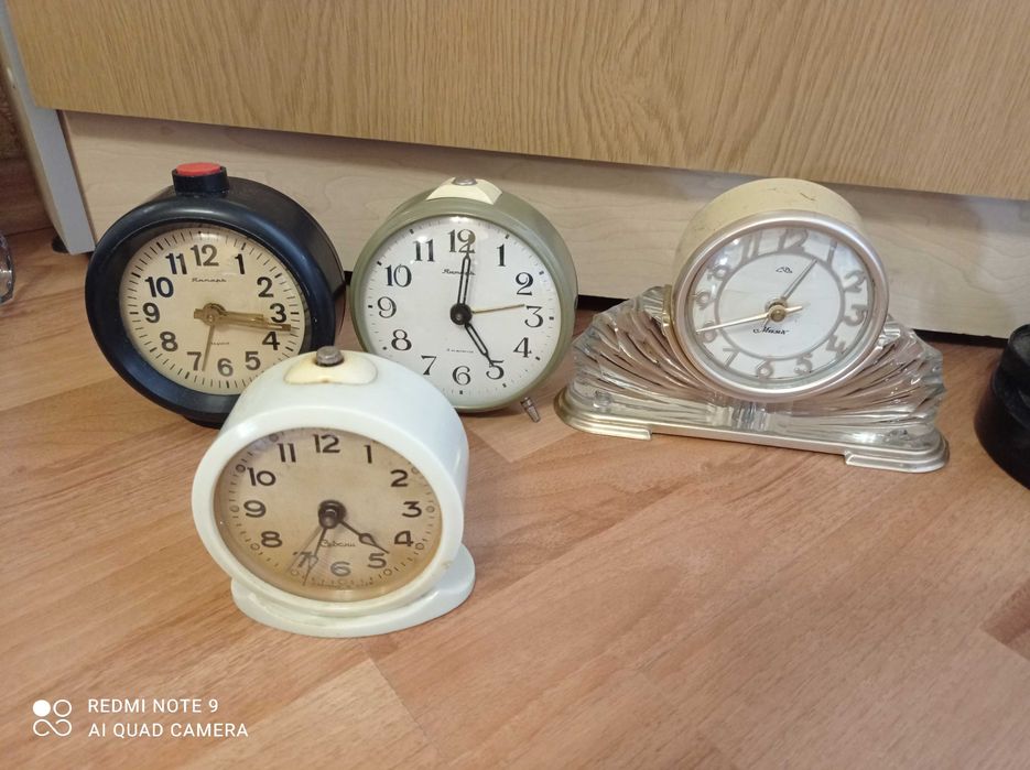 Часы будильник СССР.