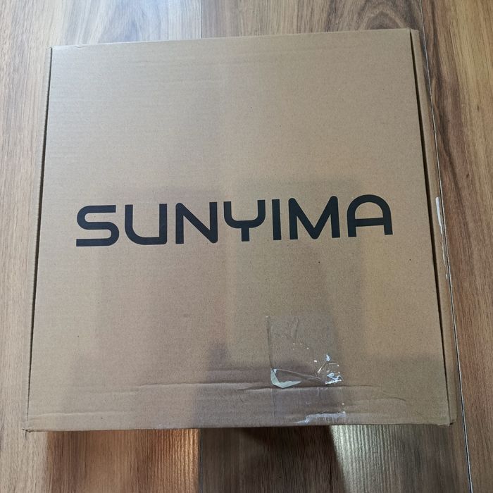 Turystyczne wentylatory zasilane panelem słonecznym.