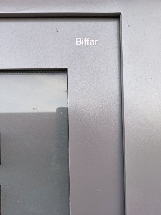 Drzwi zewnętrzne super stan.